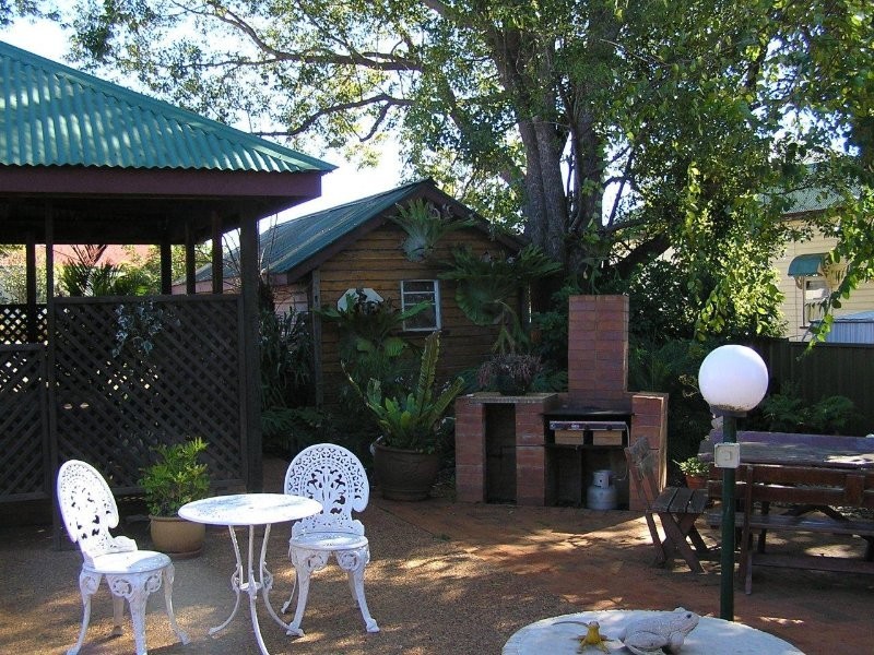 39 West Street, Newtown QLD 4350