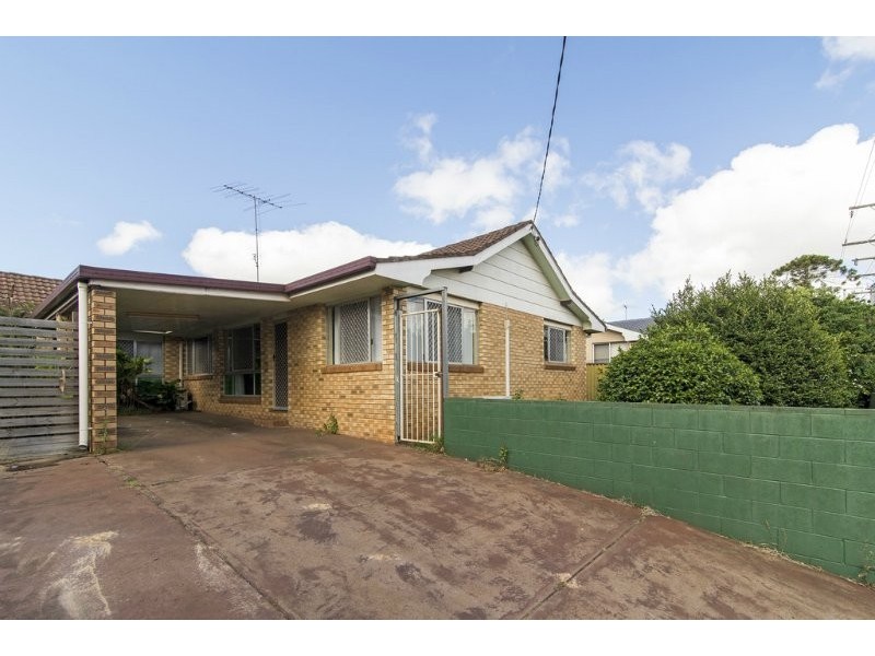 2/68 Hursley Road, Newtown QLD 4350