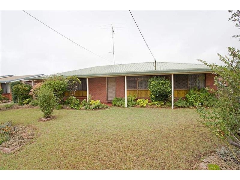 12 Smythe Street, Kearneys Spring QLD 4350