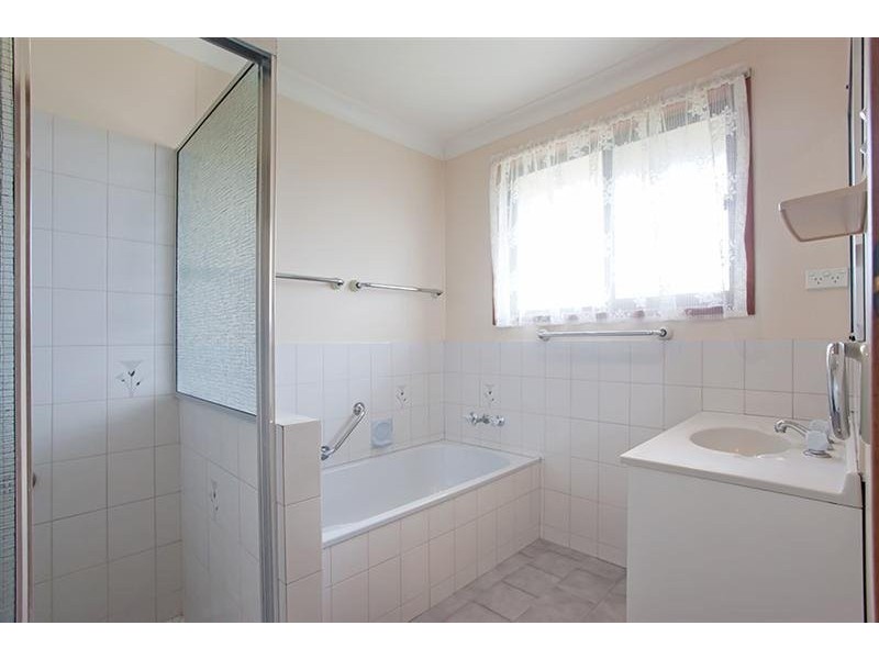 12 Smythe Street, Kearneys Spring QLD 4350