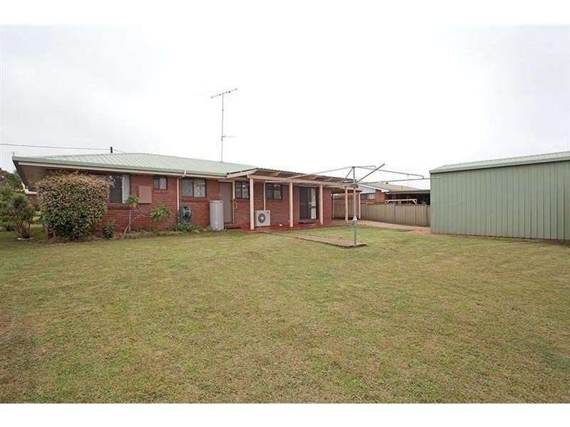 12 Smythe Street, Kearneys Spring QLD 4350