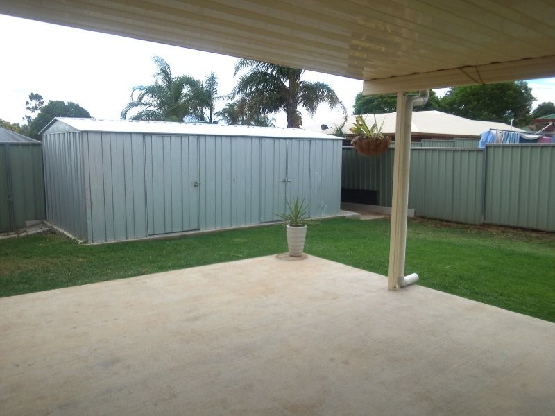 15 Silver Gum Court, Glenvale QLD 4350