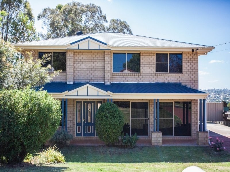 6 Featherstone Court, Rockville QLD 4350