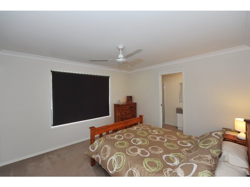 27 Wareena Crescent, Glenvale QLD 4350