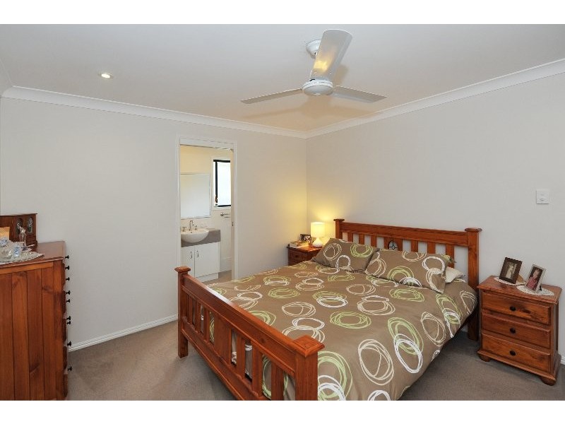 27 Wareena Crescent, Glenvale QLD 4350
