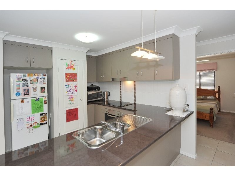 27 Wareena Crescent, Glenvale QLD 4350