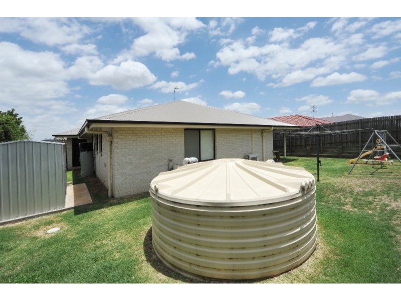 27 Wareena Crescent, Glenvale QLD 4350