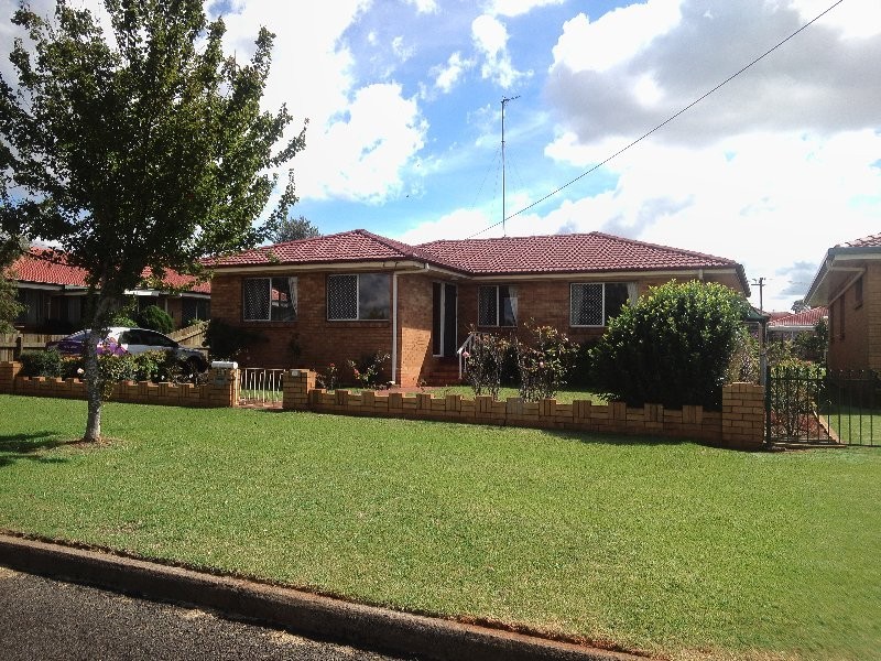 25 Paradise Street, Harristown QLD 4350