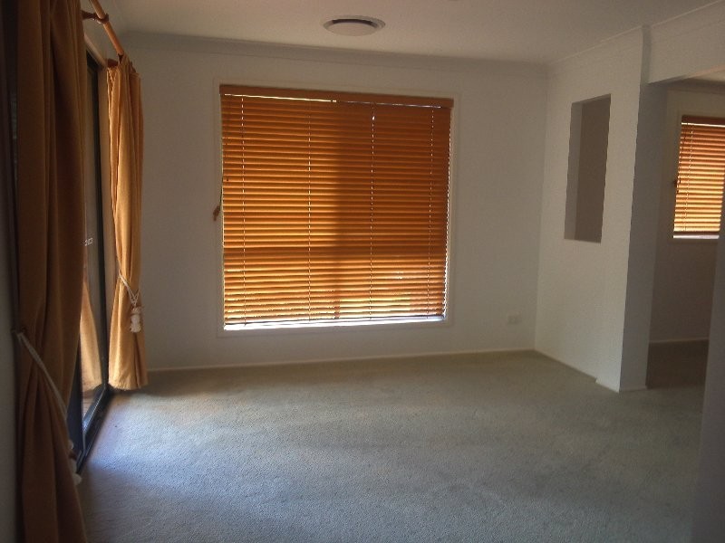 6 Jutsum Street, Middle Ridge QLD 4350