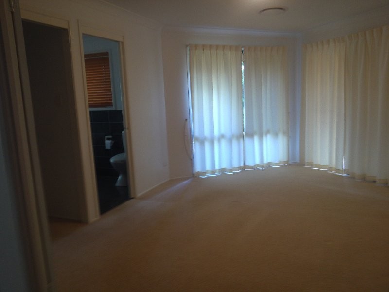 6 Jutsum Street, Middle Ridge QLD 4350