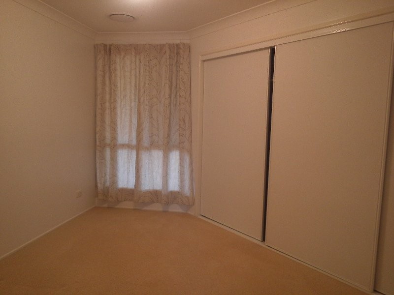 6 Jutsum Street, Middle Ridge QLD 4350