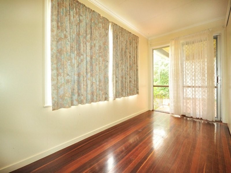 25 Matthews Street, Harristown QLD 4350