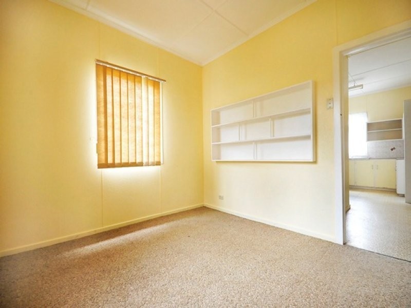 25 Matthews Street, Harristown QLD 4350