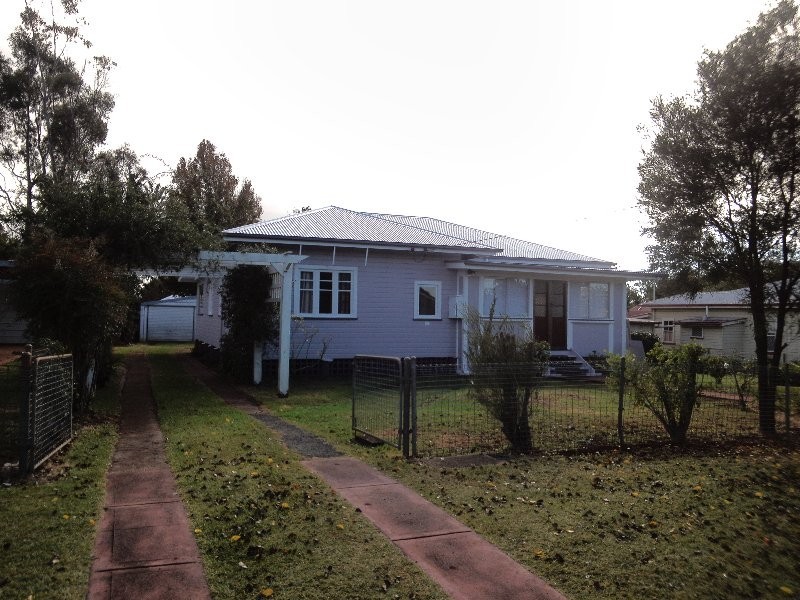 23 Henderson Street, Newtown QLD 4350