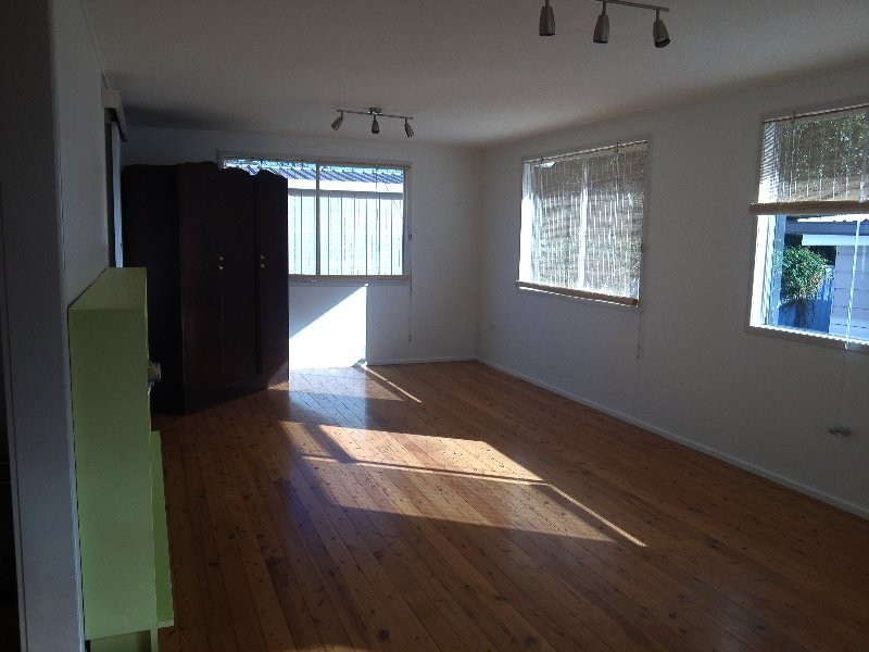 23 Henderson Street, Newtown QLD 4350