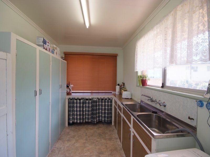 1 Clearview Street, Rockville QLD 4350