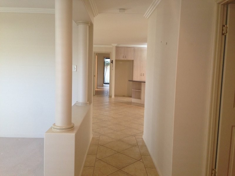 17 Chelwyn Street, Middle Ridge QLD 4350