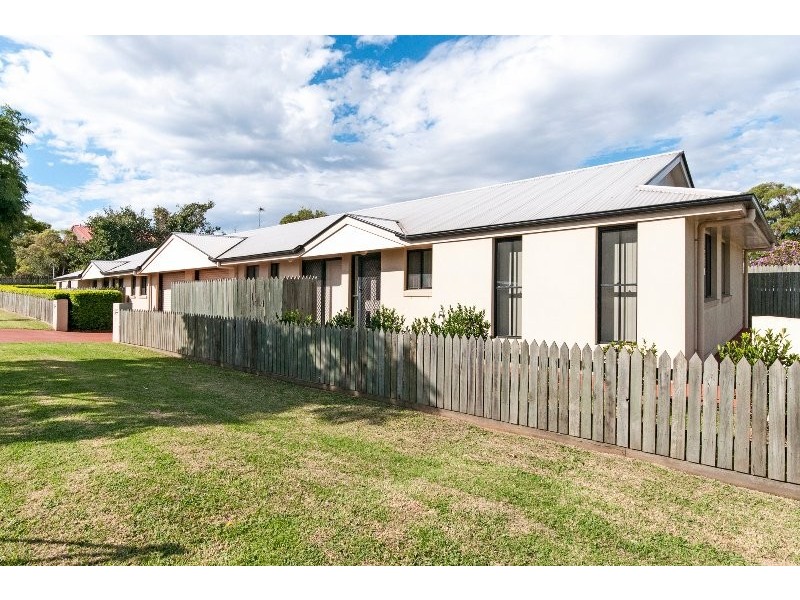 1/291 James Street, Newtown QLD 4350