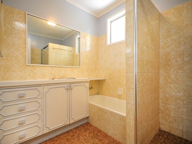 9 Kirklees Street, Newtown QLD 4350