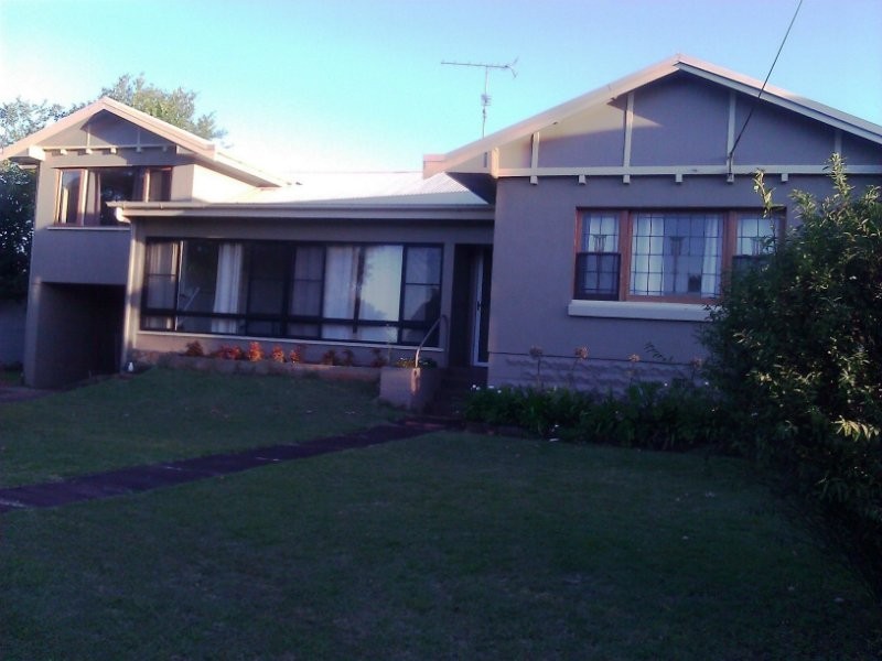 2 Macquarie Street, Centenary Heights QLD 4350