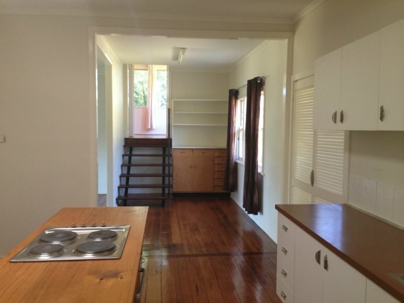 2 Macquarie Street, Centenary Heights QLD 4350