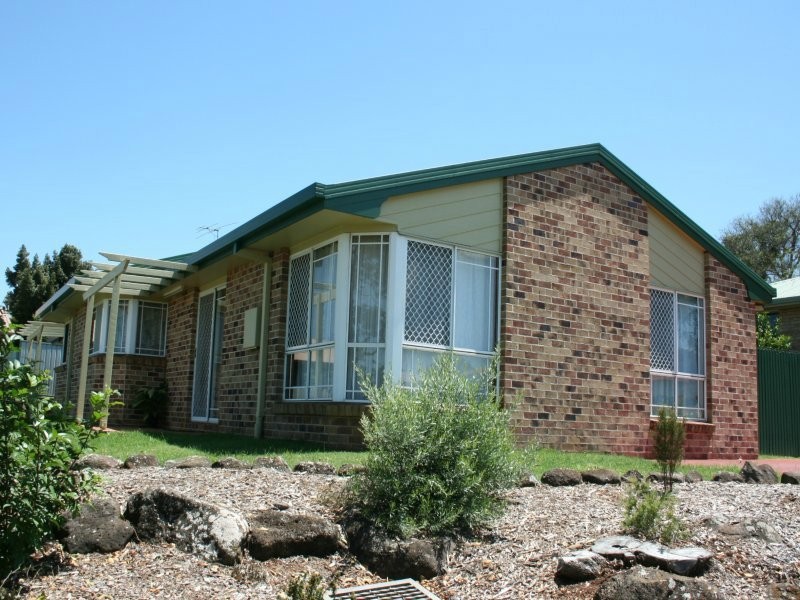 1/43 Horrocks Crescent, Kearneys Spring QLD 4350