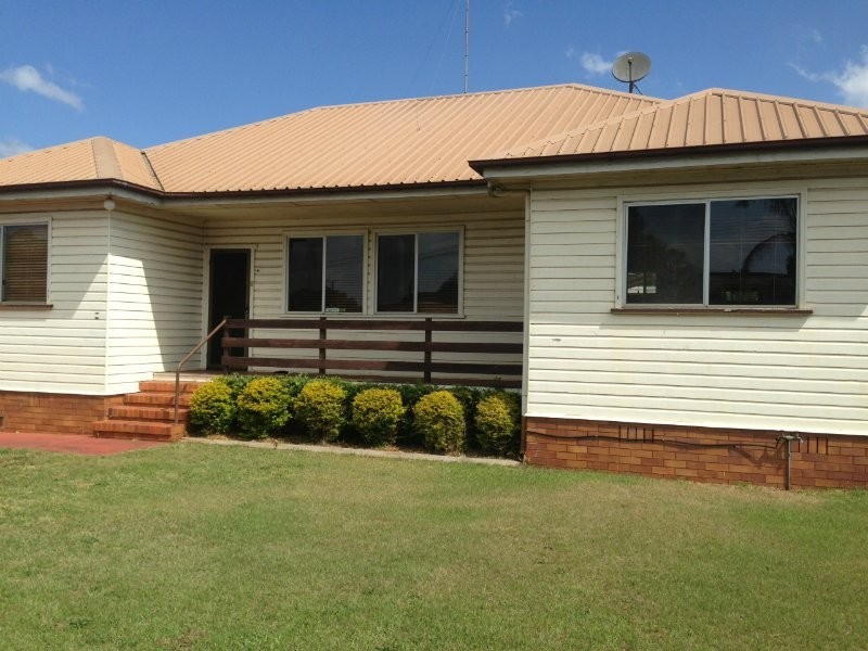 2 Hursley Road, Newtown QLD 4350