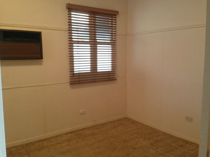 2 Hursley Road, Newtown QLD 4350