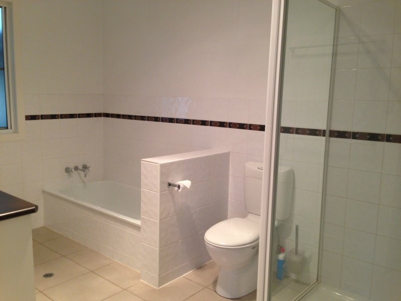 2 Hursley Road, Newtown QLD 4350