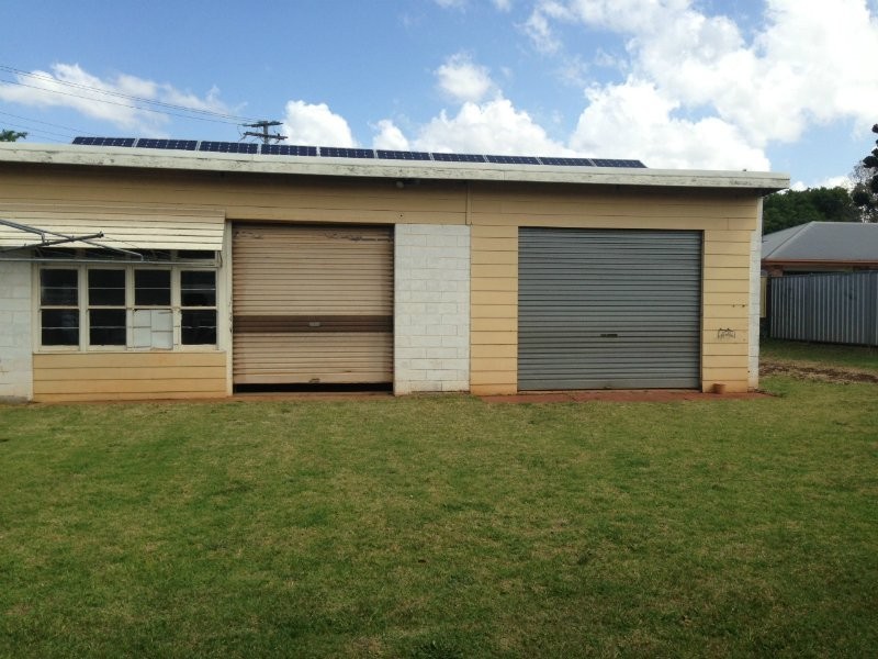 2 Hursley Road, Newtown QLD 4350