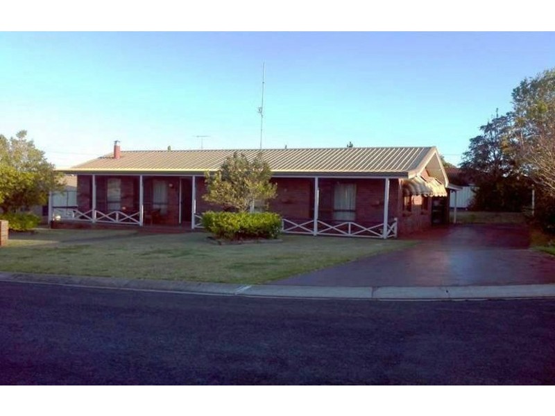 6 McQuade Court, Kearneys Spring QLD 4350
