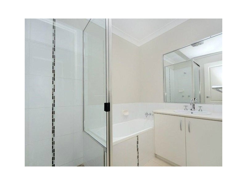 4/11 Hillside Street, Newtown QLD 4350