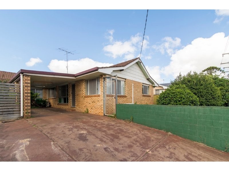 1/68 Hursley Road, Newtown QLD 4350