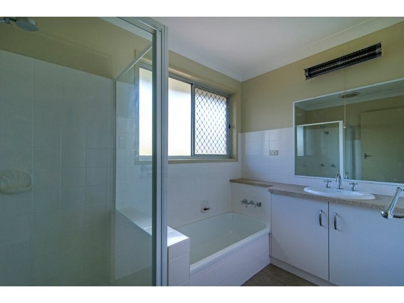 1/68 Hursley Road, Newtown QLD 4350