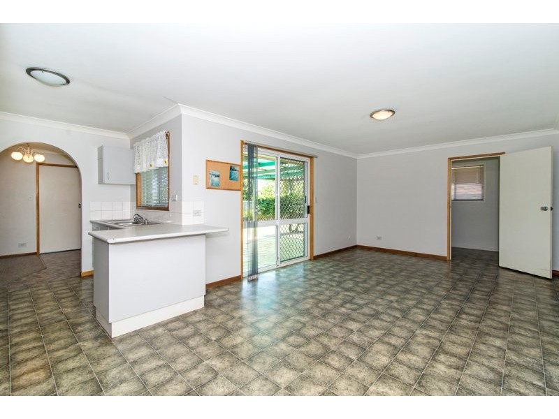 38 Riethmuller Street, Kearneys Spring QLD 4350