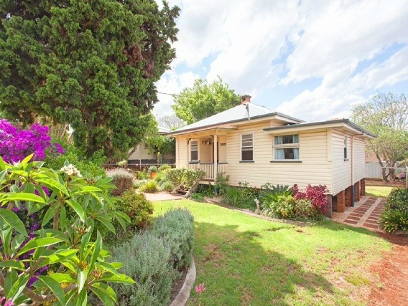 151 South Street, South Toowoomba QLD 4350