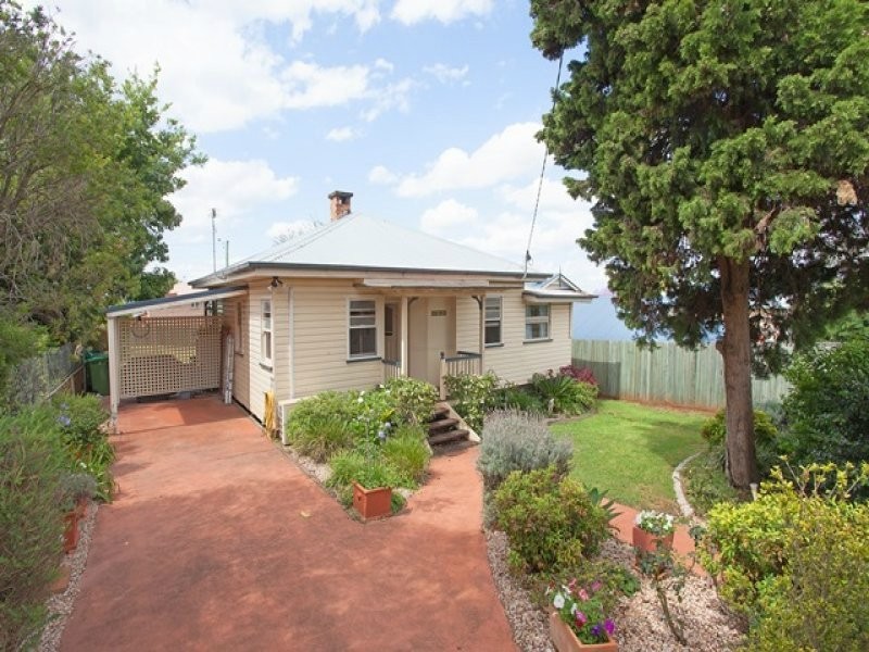 151 South Street, South Toowoomba QLD 4350