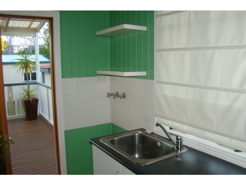 194 Campbell Street, Newtown QLD 4350