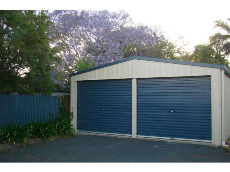 194 Campbell Street, Newtown QLD 4350