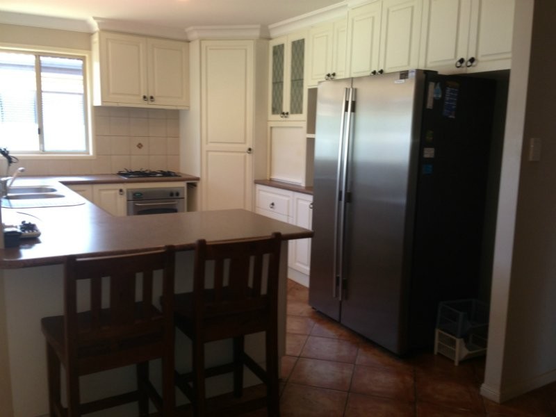 17 Wood Drive, Middle Ridge QLD 4350