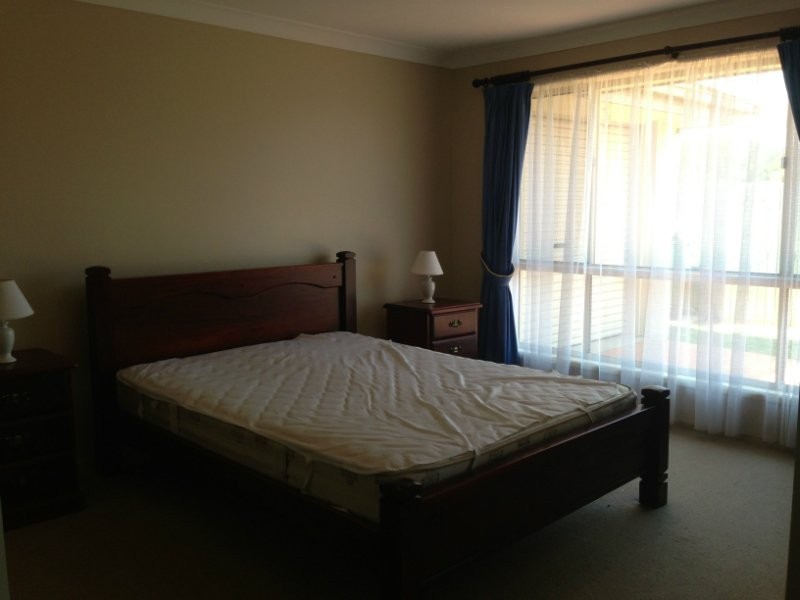 17 Wood Drive, Middle Ridge QLD 4350