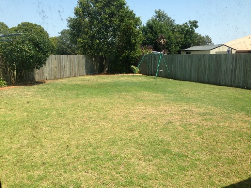 17 Wood Drive, Middle Ridge QLD 4350