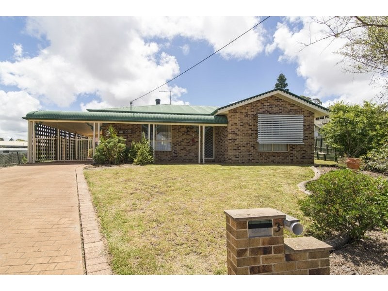 3 Giltrow Court, Darling Heights QLD 4350