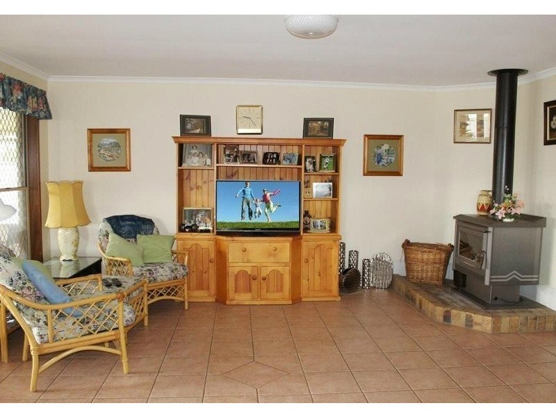 10 Donna Court, Kearneys Spring QLD 4350