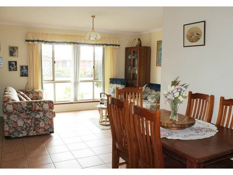 10 Donna Court, Kearneys Spring QLD 4350