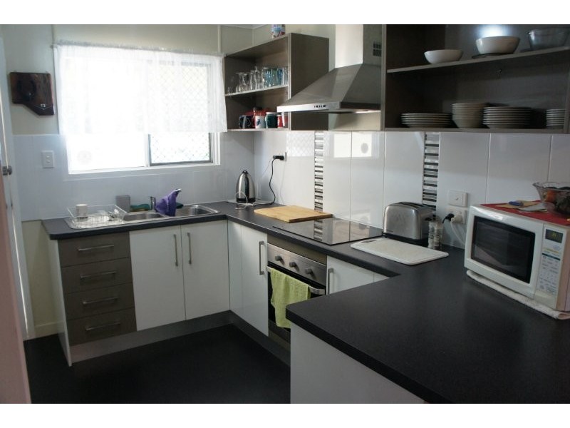 18 Hampton Street, Newtown QLD 4350