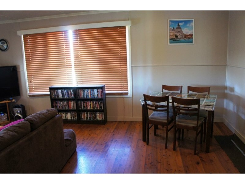 18 Hampton Street, Newtown QLD 4350
