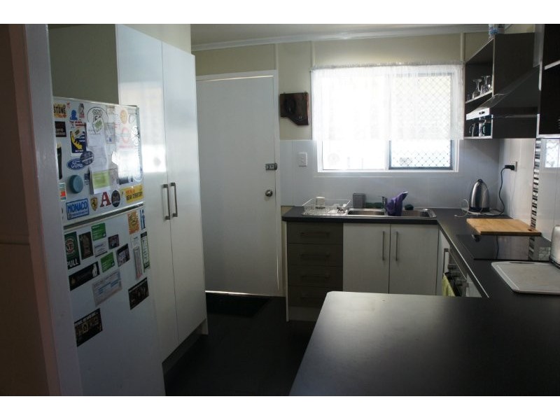 18 Hampton Street, Newtown QLD 4350