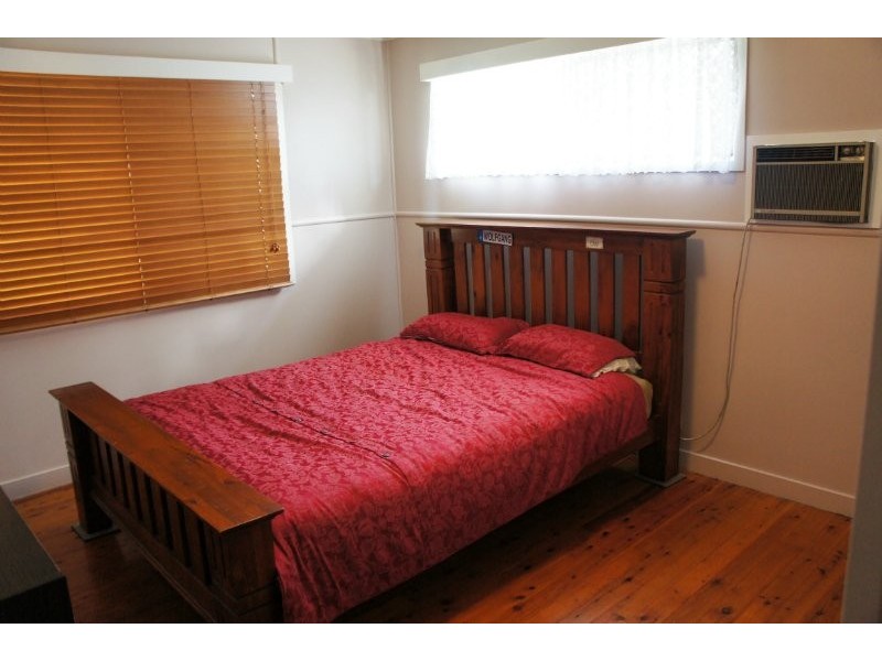 18 Hampton Street, Newtown QLD 4350