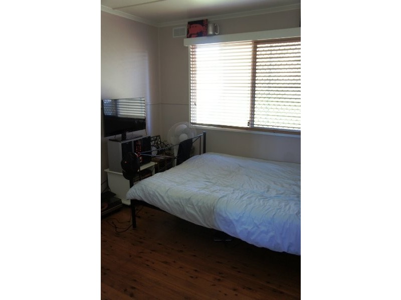 18 Hampton Street, Newtown QLD 4350